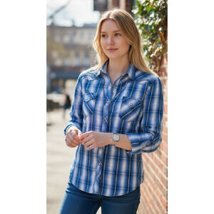 Brooks & Dunn Panhandle Slim Shirt Womens Medium Blue Plaid Pearl Snap Western